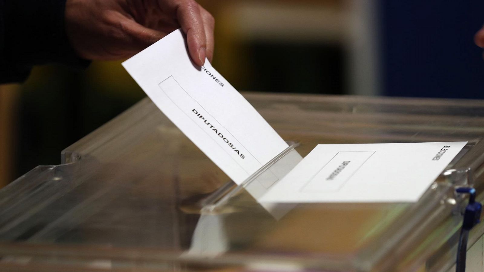 El voto exterior, clave en las elecciones de Galicia del 18F