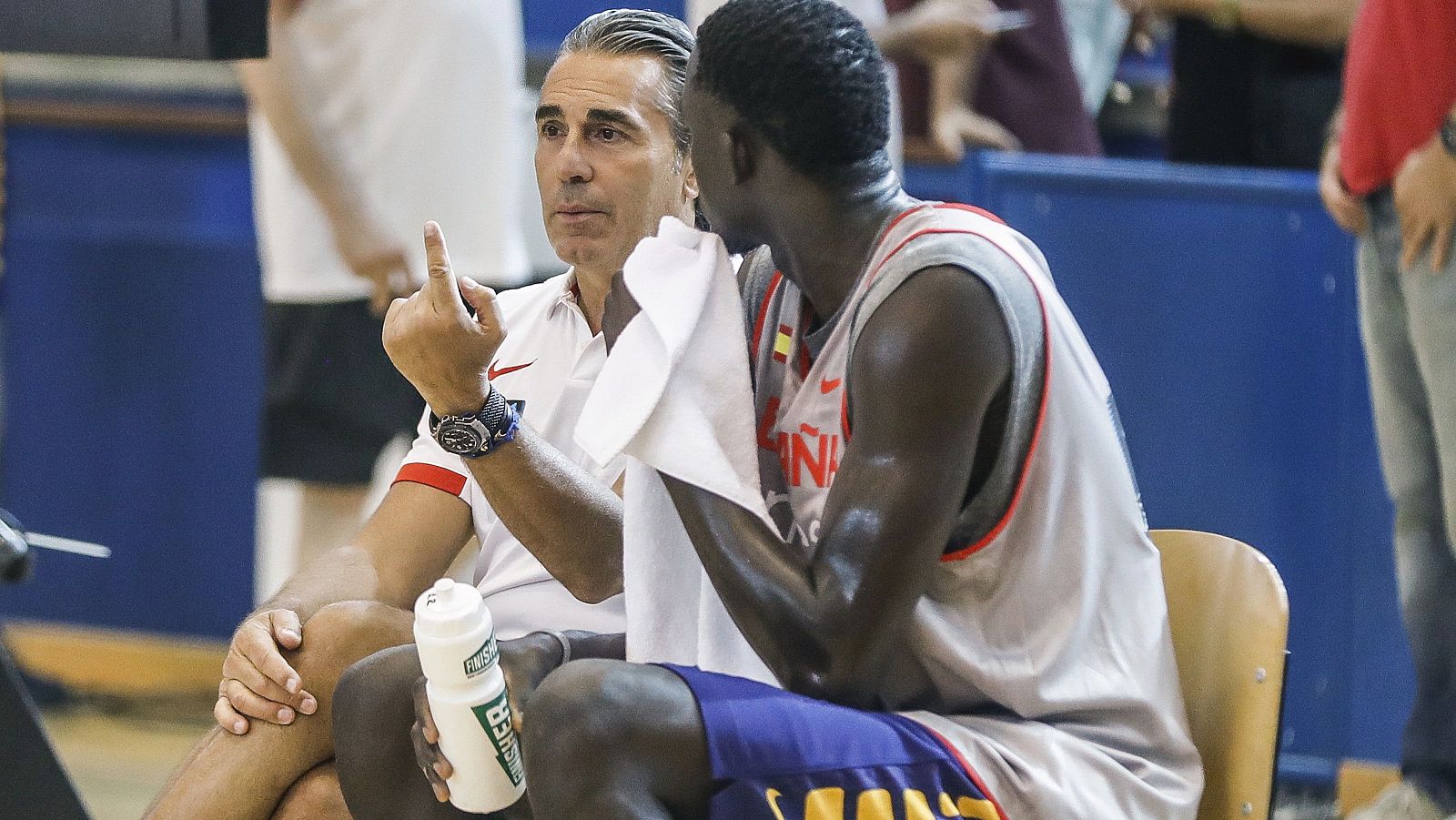 Diop deja la concentraci�n de Espa�a por una lesi�n en el cu�driceps