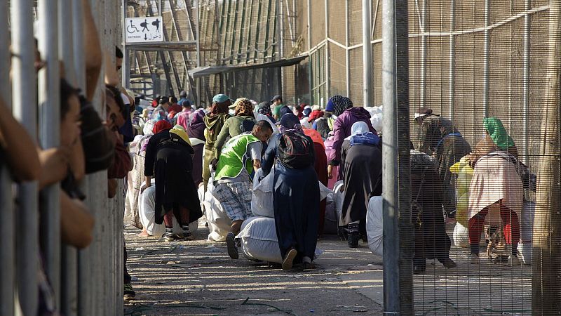 Cierran una semana la frontera de Ceuta para mercancías por la presión migratoria