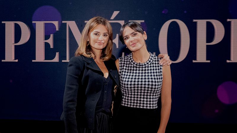 Penélope Cruz visita 'Historia de Nuestro Cine' en vísperas de los Goya y los Oscar