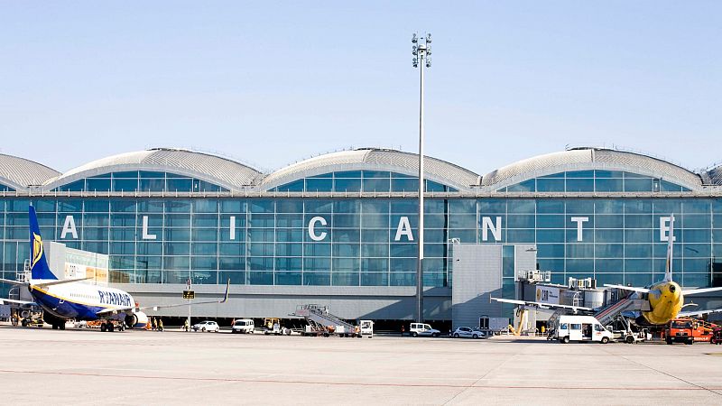 Iberia subrogará a trabajadores del 'handling' si no se da un acuerdo con los sindicatos antes de mañana