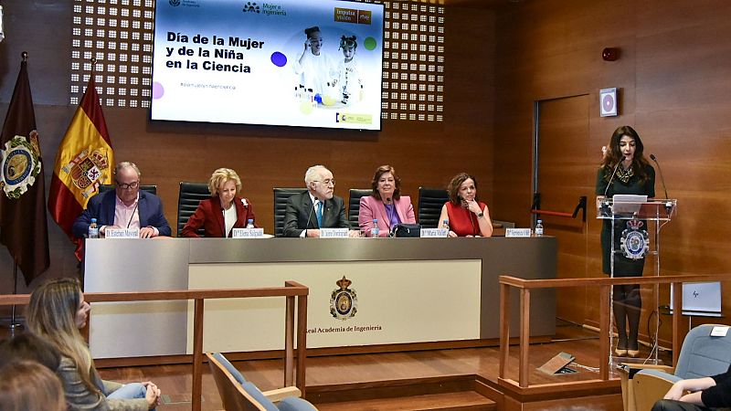 Mujeres e investigaci�n: un coloquio para fomentar la vocaci�n cient�fica