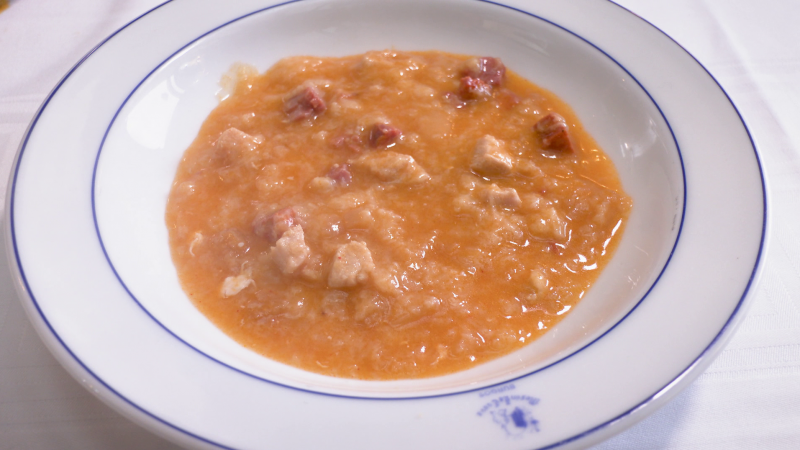 Receta de sopa castellana: la mejor para combatir el frío. ¡Lista en minutos!