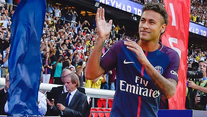 Neymar encabeza la convocatoria de Brasil para los partidos ante Ecuador y Colombia