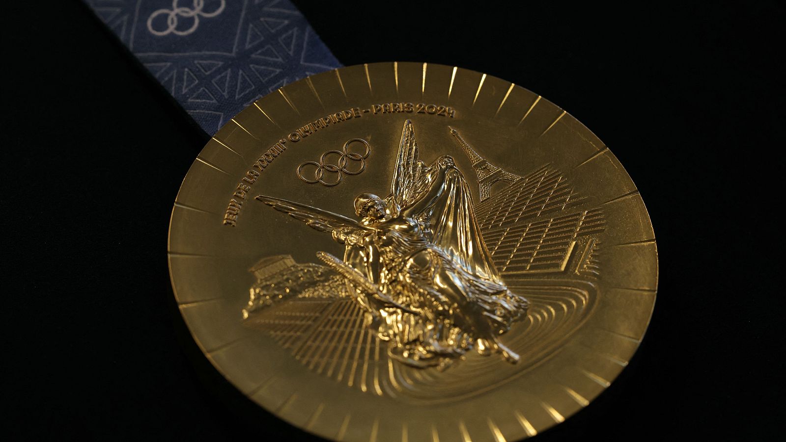 París 2024: las medallas llevarán un pedazo de la Torre Eiffel - Objetivo París 2024 | Ver