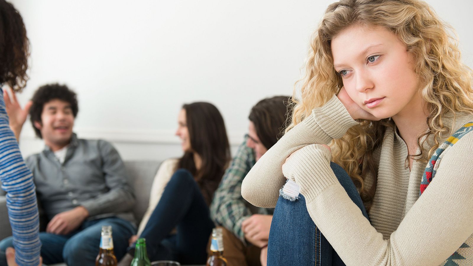 Los jóvenes españoles se sienten cada vez más solos | Ver