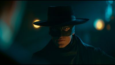 La identidad secreta del 'Zorro', en peligro en la doble entrega de este domingo