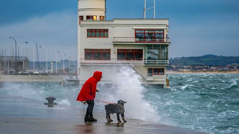 La borrasca Karlotta tendrá este fin de semana en riesgo a media España por viento, olas y lluvias