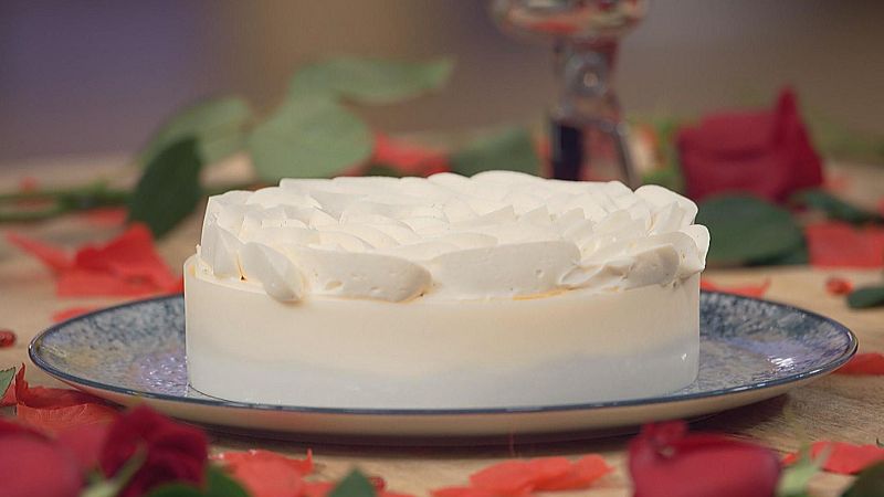 Receta de la tarta con forma de rosa de Damián Betular en 'Bake off'