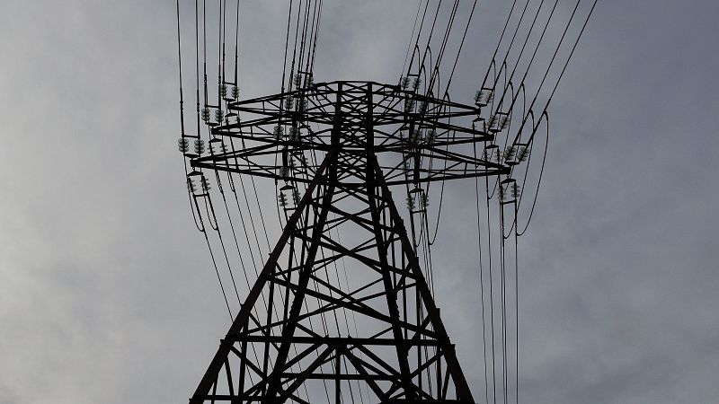 La electricidad marcará este sábado su mínimo anual al caer hasta los 9,47 euros/MWh