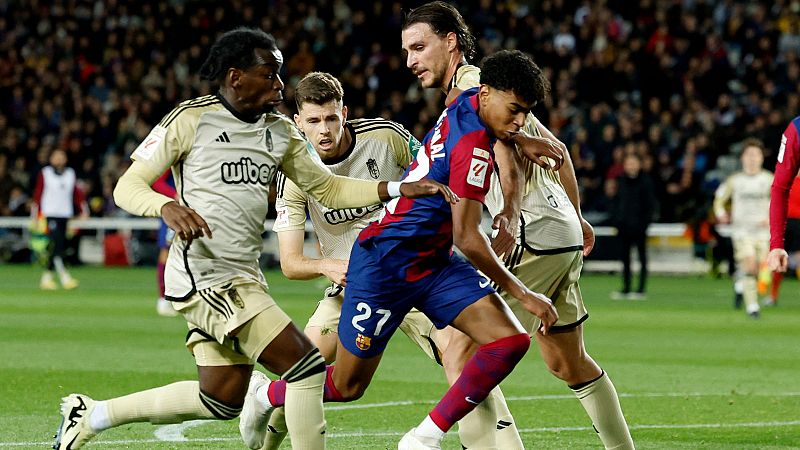 El Granada asalta Montjuic y merma aún más las opciones ligueras del Barça