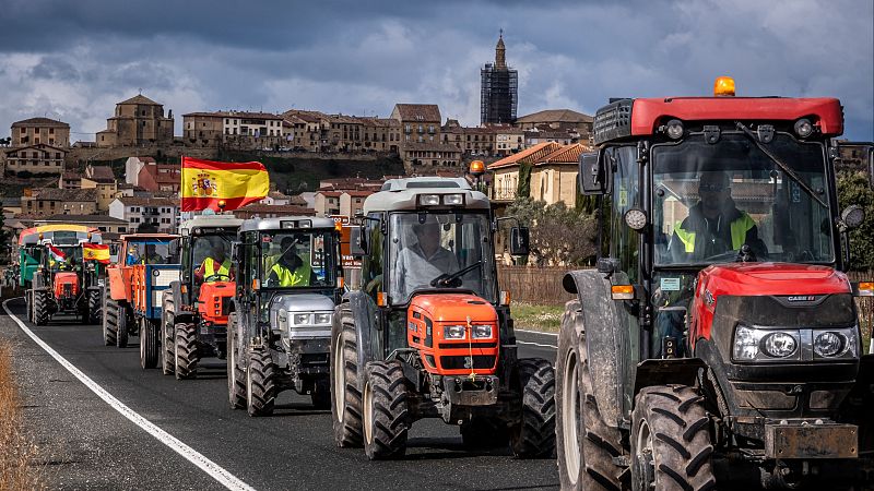 Cortes de carreteras en el primer día de paros de los transportistas tras sumarse a las protestas de los agricultores