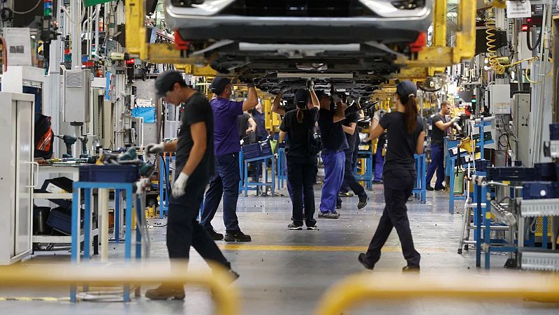 Ford y UGT acuerdan un nuevo ERTE para un mximo de 500 trabajadores en la planta valenciana de Almussafes