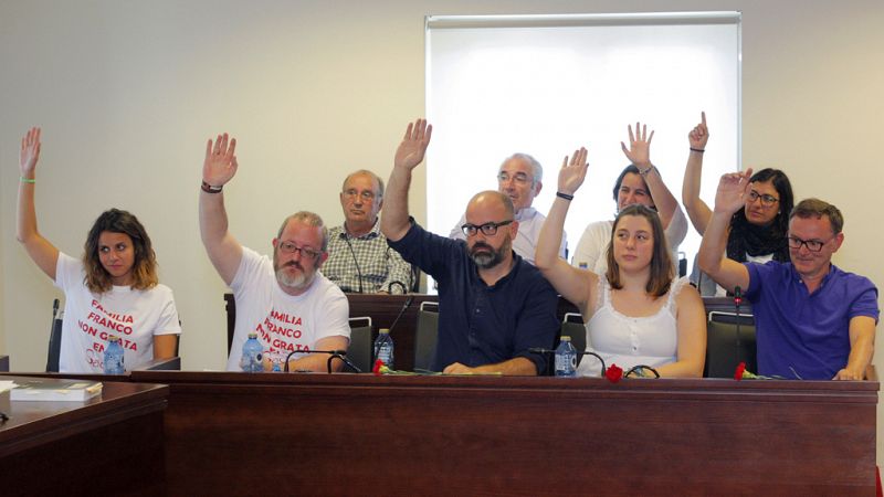 El Ayuntamiento de Sada declara "persona non grata" a la familia de Franco