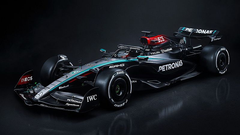 Mercedes recupera la 'flecha plateada' para su último baile con Lewis Hamilton