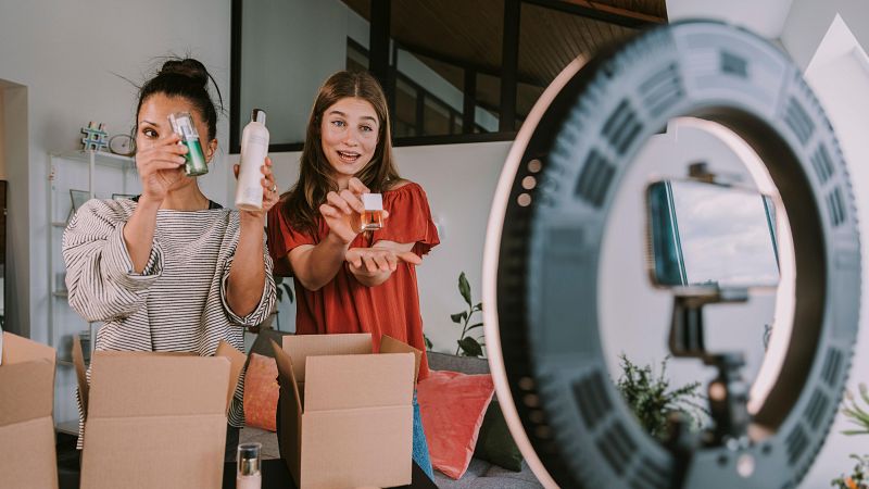 Más del 70% de los 'influencers' españoles incumplen la normativa de protección del consumidor