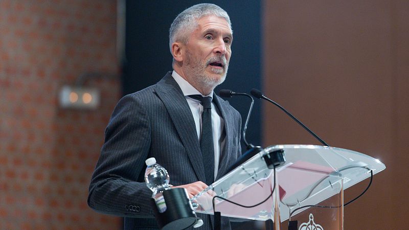 El PP lanza una ofensiva parlamentaria contra Marlaska por el asesinato de los dos guardias civiles en Barbate