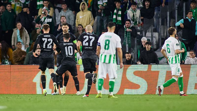 Real Betis 0-1 Dinamo Zagreb | El Betis se complica el pase y tendr que jugarse seguir con vida en la Conference League en Zagreb