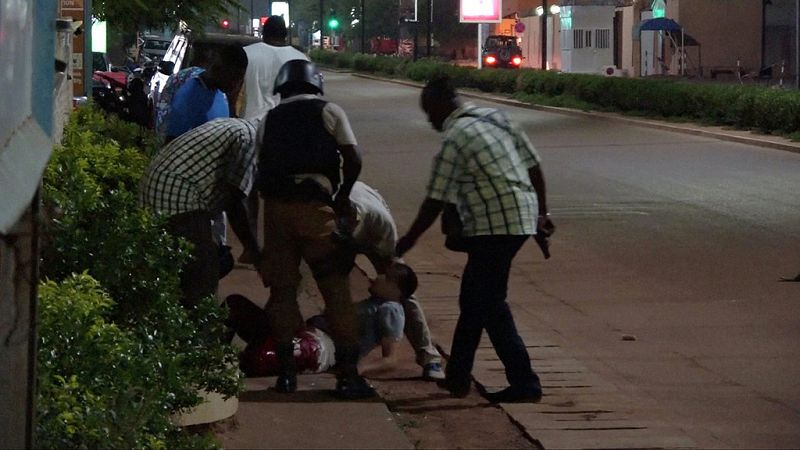 Mueren 18 personas en un ataque terrorista a una cafetería de la capital de Burkina Faso