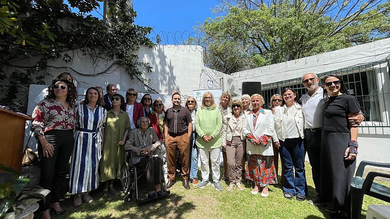 'La sociedad de la nieve': una biblioteca en honor a los que no volvieron de la montaña