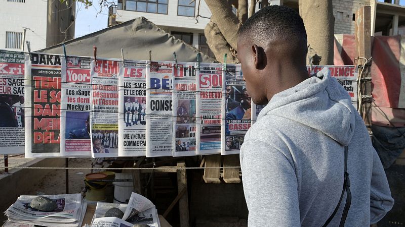 El presidente de Senegal promete convocar elecciones "lo antes posible" para acatar el fallo del Constitucional