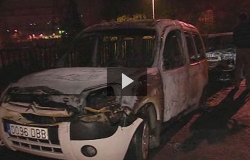 Unos radicales queman dos coches en Bilbao, uno de ellos es propiedad de la Diputación de Vizcaya