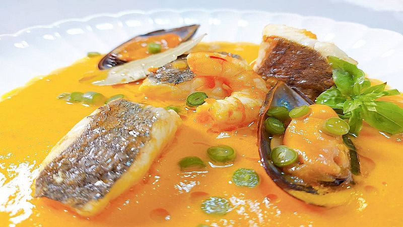 Receta de zarzuela de merluza y langostinos del chef Sergio Fernndez