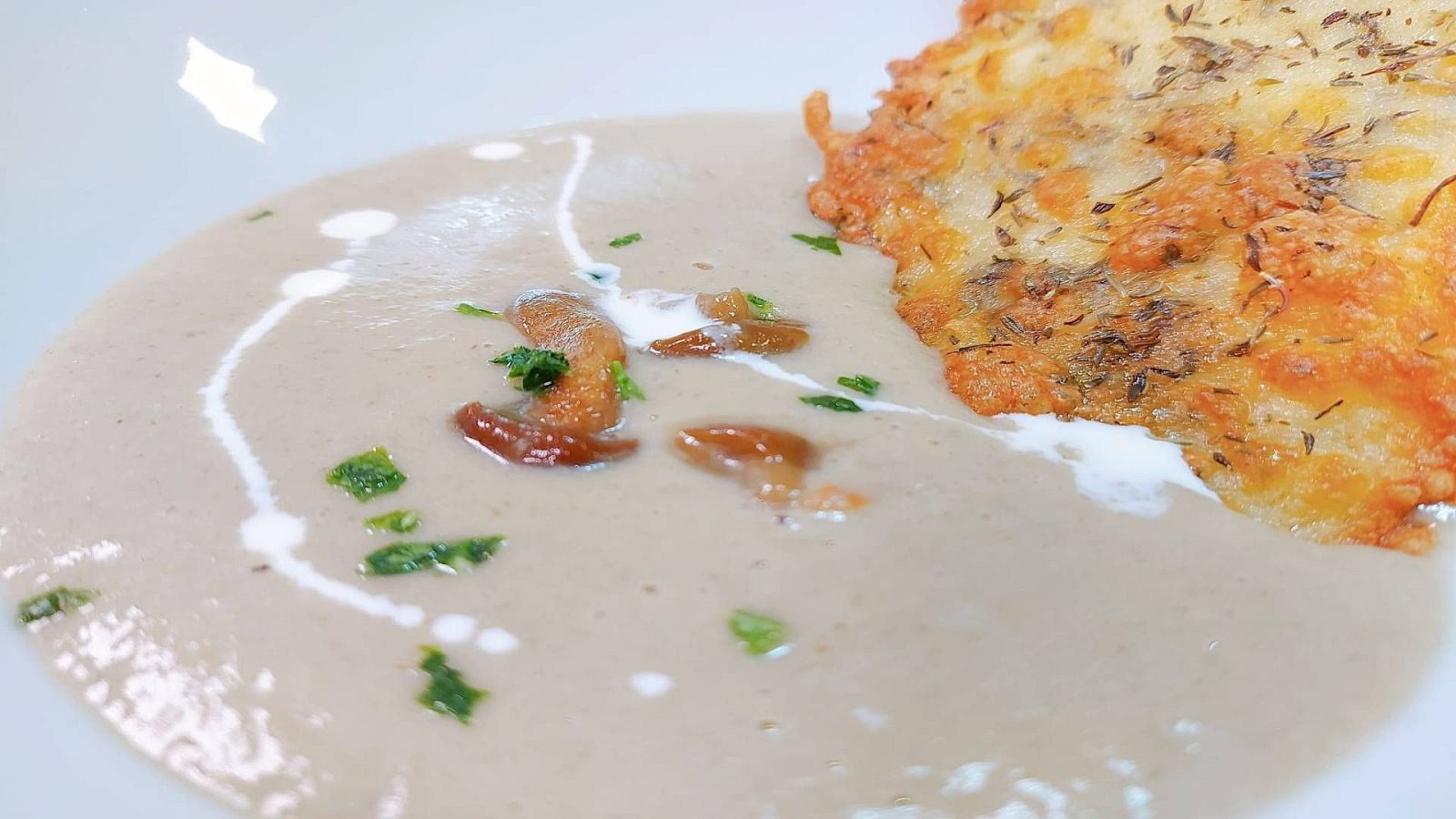 Receta de crema suave de setas con base de quesos - Saber vivir | Ver