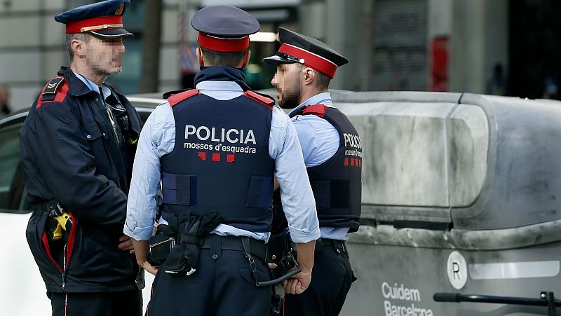 Un centenar de Mossos se despliegan en Barcelona en una operación contra el tráfico de marihuana y hachís