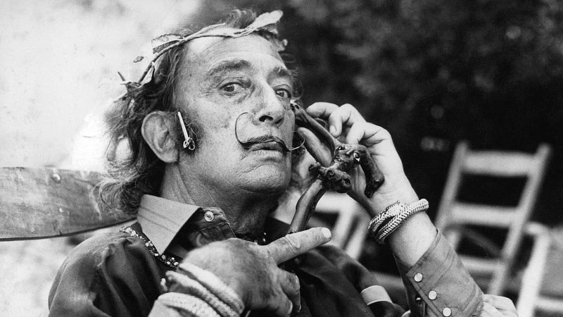 ¿Cuál es el vínculo entre Salvador Dalí y Hitchcock? Las facetas de Dalí más allá de la pintura