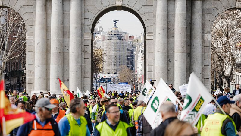 Los motivos de seis agricultores para unirse a la tractorada en Madrid