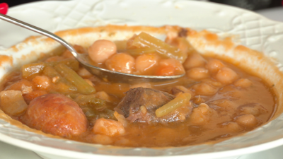 Receta de potaje con morcilla, chorizo y tagarninas: el favorito de La H�ngara