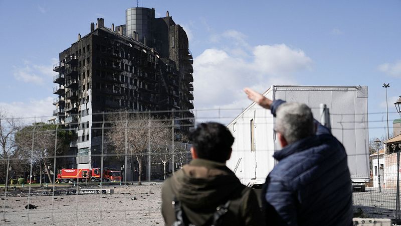 Julin, el conserje del edificio quemado en Valencia que alert puerta por puerta: "Vi humo y empec a avisar"