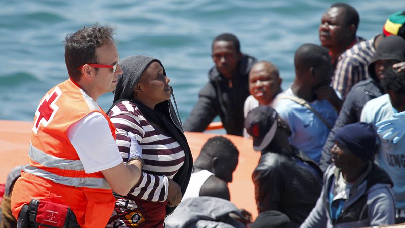 Rescatados 593 inmigrantes de varias pateras frente la costa andaluza en menos de 24 horas
