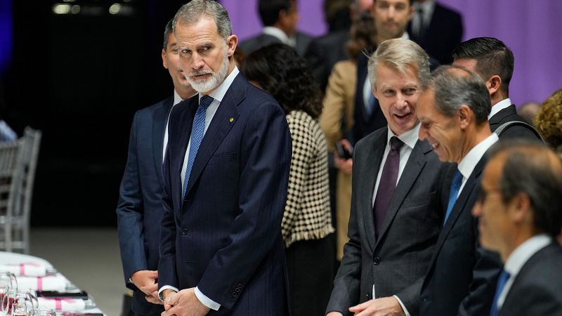 Felipe VI visitará junto a la reina a las víctimas del incendio este lunes: "El luto de toda Valencia es el luto de toda España"