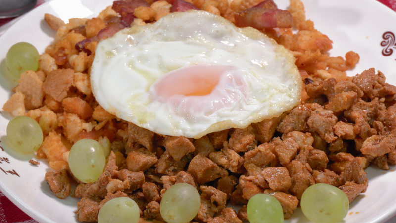 Receta de migas con torreznos: ¡fácil y deliciosa!