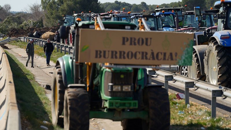 Los agricultores siguen movilizados con cortes en Cataluña, Aragón y Murcia
