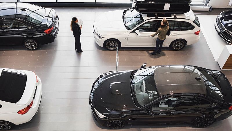 Las ventas de coches suben un 10% en febrero impulsadas por las empresas de alquiler de vehículos
