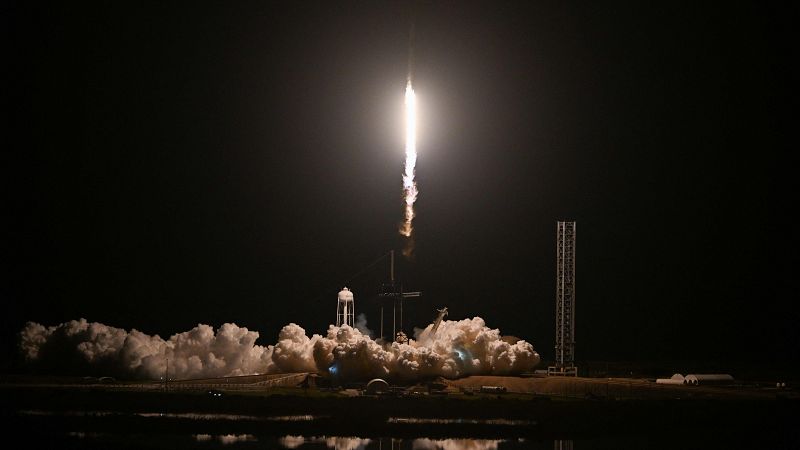 La NASA y Space X lanzan con éxito su octava misión comercial tripulada a la Estación Espacial Internacional