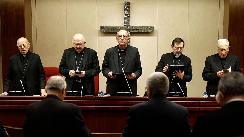 Omella pide unidad a los obispos y dejar el pasado "en manos de dios" en su despedida de la Conferencia Episcopal