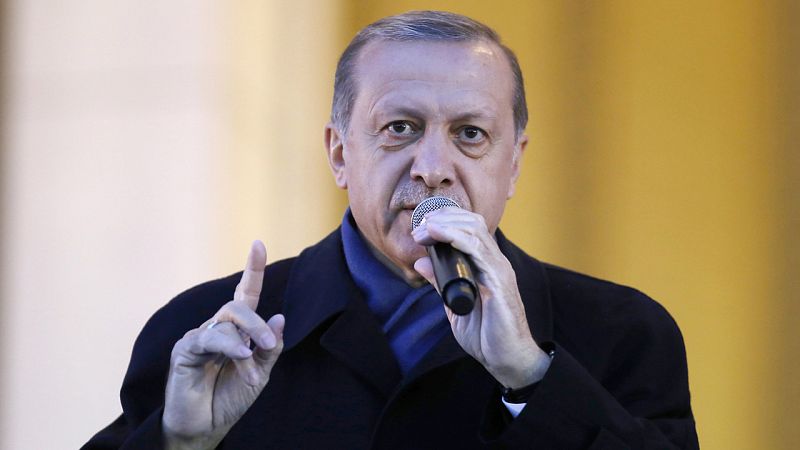 Erdogan pide a los alemanes de origen turco que no voten a la CDU, al SPD ni a Los Verdes