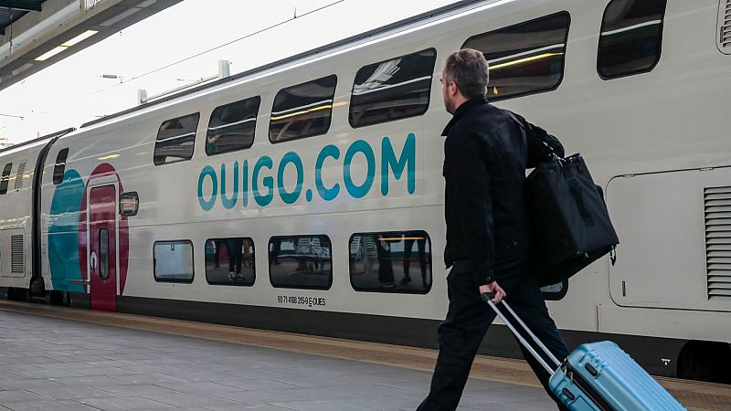 La CNMC permite a Ouigo prestar cuatro servicios al día entre Madrid, Segovia y Valladolid