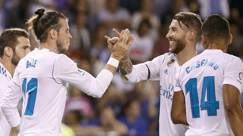 El Madrid comienza la defensa del título con una abultada victoria