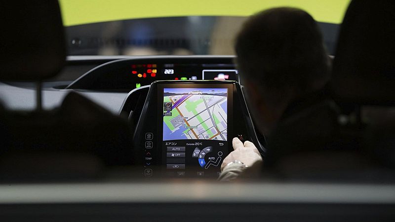 El riesgo de las pantallas en los coches: "Nos deslumbró la tecnología, pero ahora vemos que puede ser un problema"