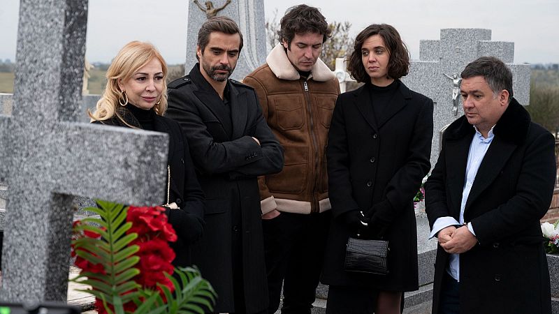 '4 estrellas' | Avance semanal: el padre de Paula, nuevas despedidas y un grave ¿accidente?