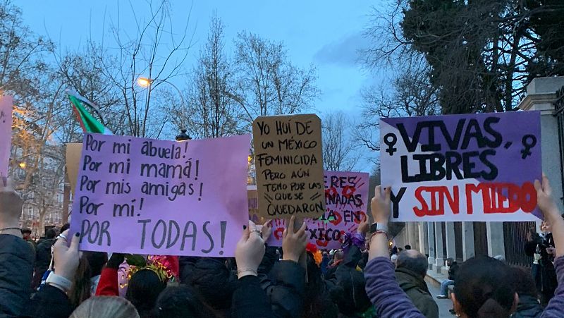 "No estamos todas, faltan las asesinadas" y otras proclamas de las manifestaciones del 8M en Madrid