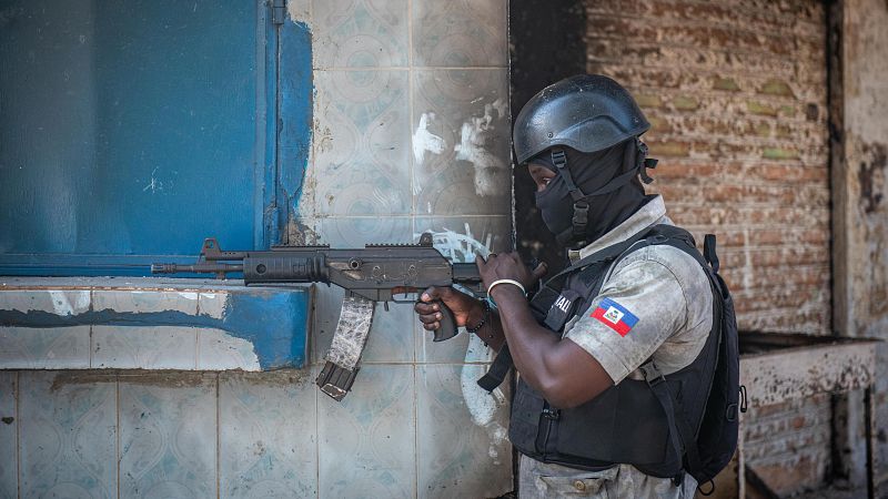 La capital de Haití entra en alerta con intensos tiroteos en el entorno del Palacio Nacional