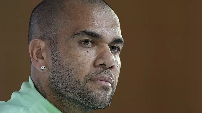 La Fiscalía de Barcelona investiga a la madre de Dani Alves por difundir un vídeo de la víctima
