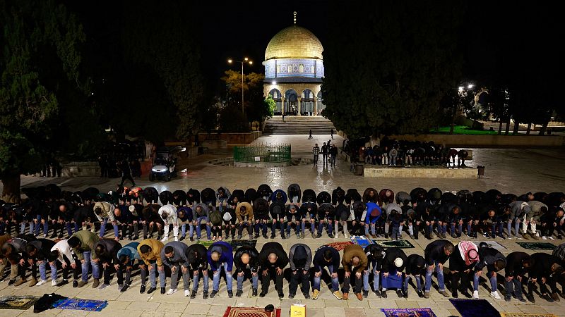 Los musulmanes palestinos comienzan el mes sagrado de Ramadán mientras el hambre se extiende en Gaza