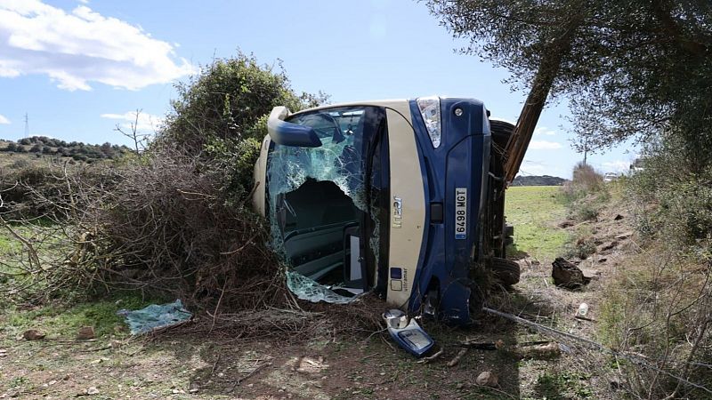 Al menos 24 heridos al volcar un autobs del Imserso en Palma de Mallorca